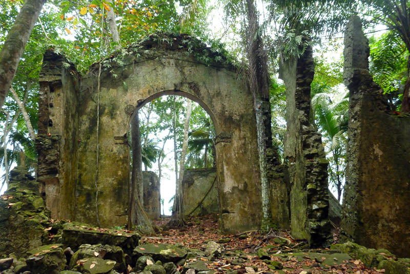 Randonnée à la découverte de la première capitale de l’île de Principe, Ribeira Izé et de Maria Correia, figure de l'histoire de l'archipel