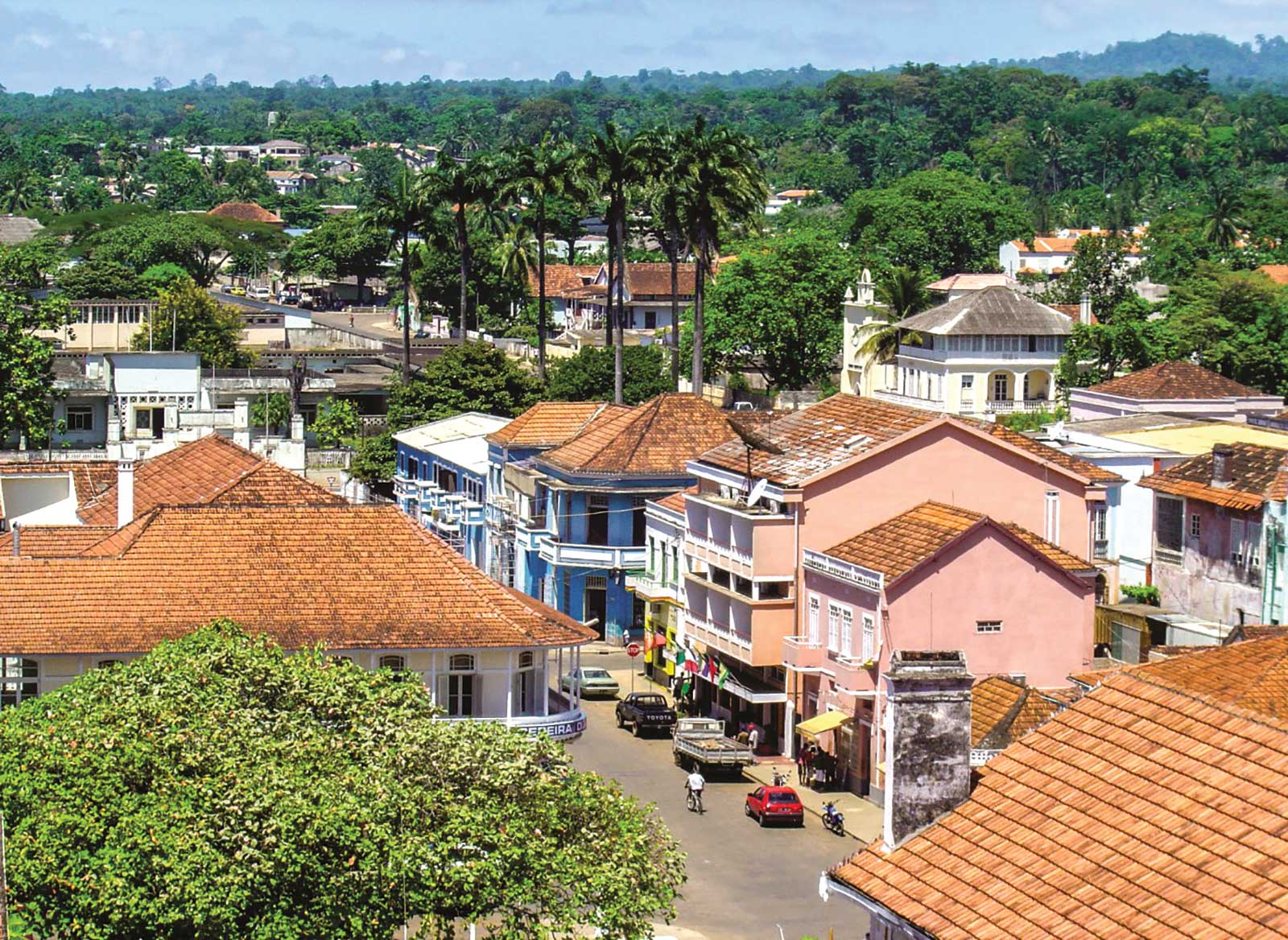 Tour de ville de São Tomé, Excursion d'une occasion unique pour un premier contact avec la vie et l’histoire santoméennes